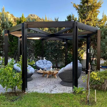 Villa Sofia With Garden, Pool And Lounge Areas *