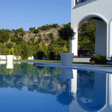 Villa Sofia With Garden, Pool And Lounge Areas